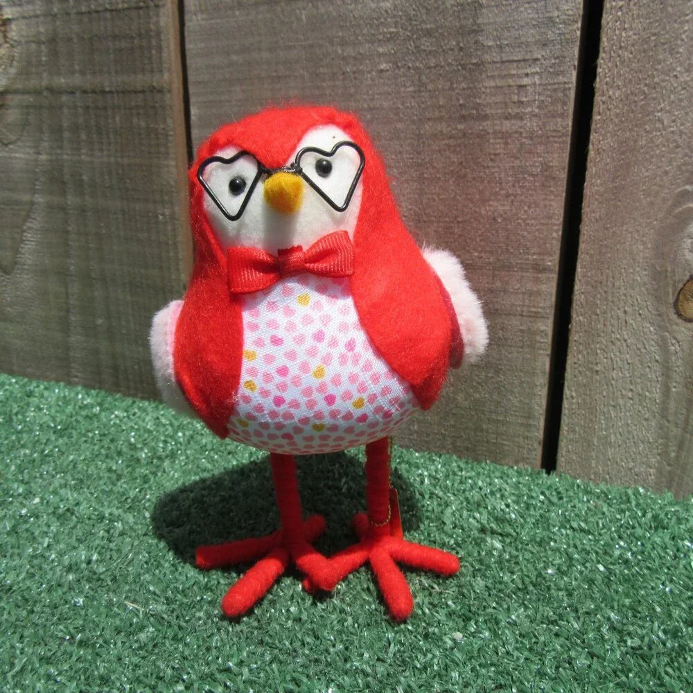 Brand New Target Spritz Featherly Friends 2023 Valentines Day Fledge Bird